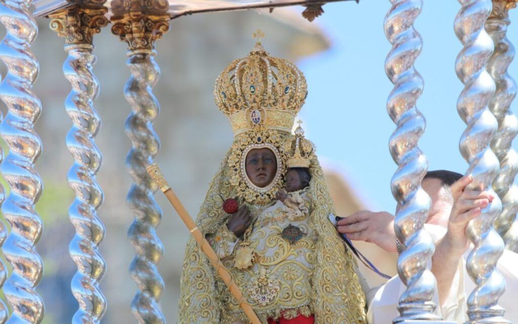 ocho siglos virgen de la cabeza
